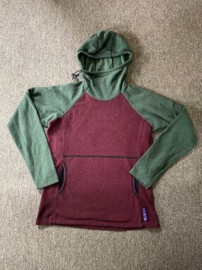 Melanzana V1 Hoodie. Women’s Small, EUC